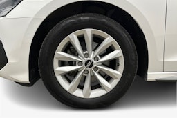 valkoinen Audi A3 2022 kuva 11.