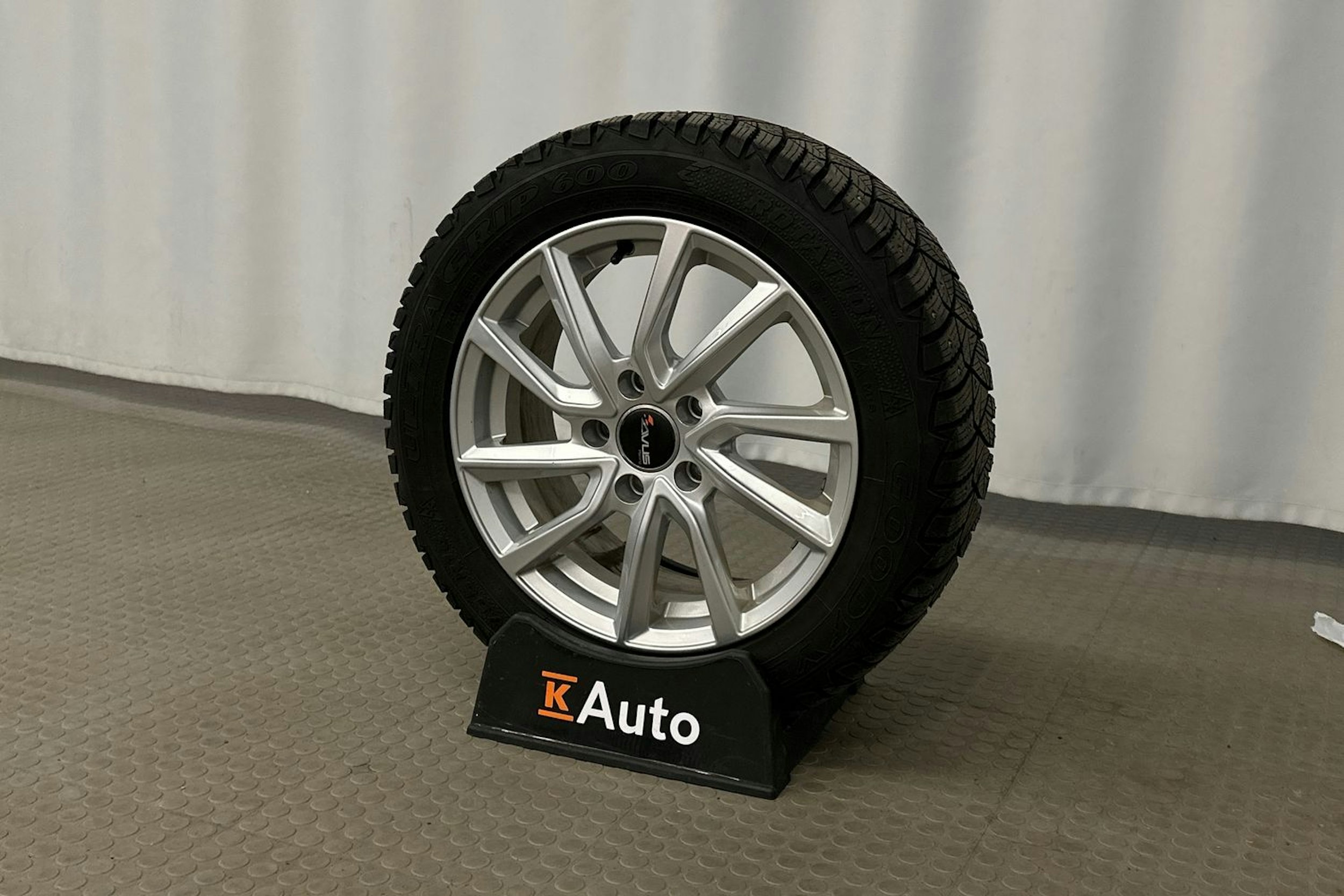 valkoinen Audi A3 2022 kuva 13.