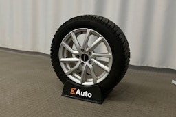valkoinen Audi A3 2022 kuva 13.