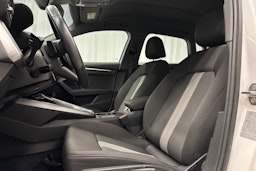 valkoinen Audi A3 2022 kuva 15.