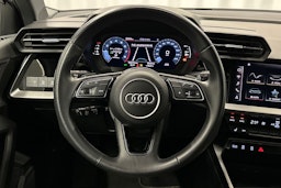valkoinen Audi A3 2022 kuva 16.