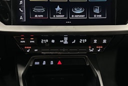 valkoinen Audi A3 2022 kuva 22.
