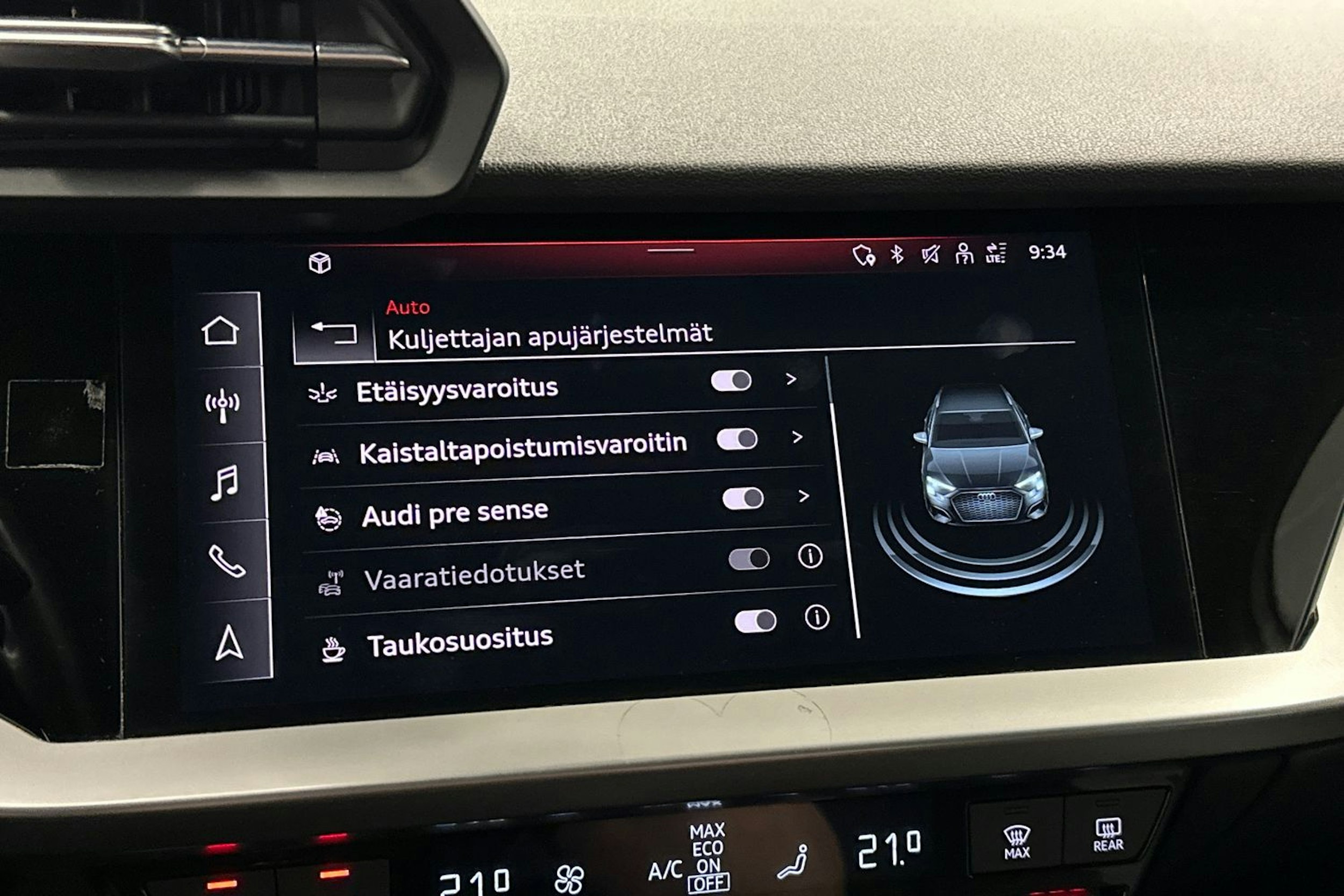 valkoinen Audi A3 2022 kuva 26.