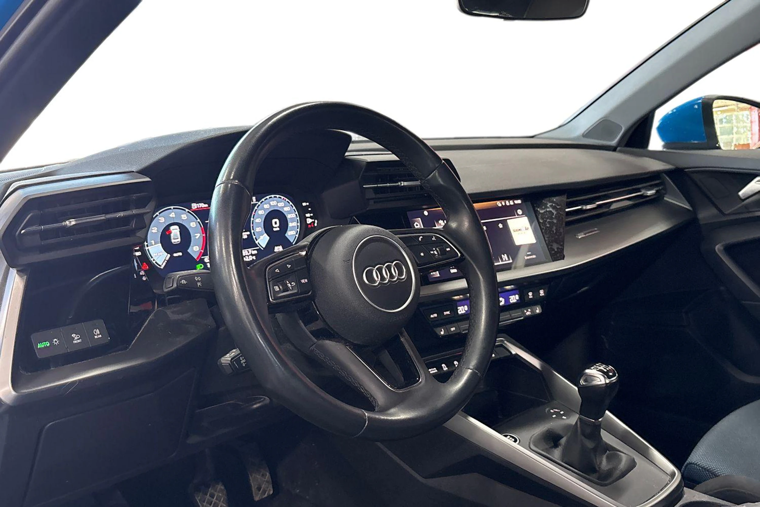 Sininen Audi A3 2022 kuva 3.