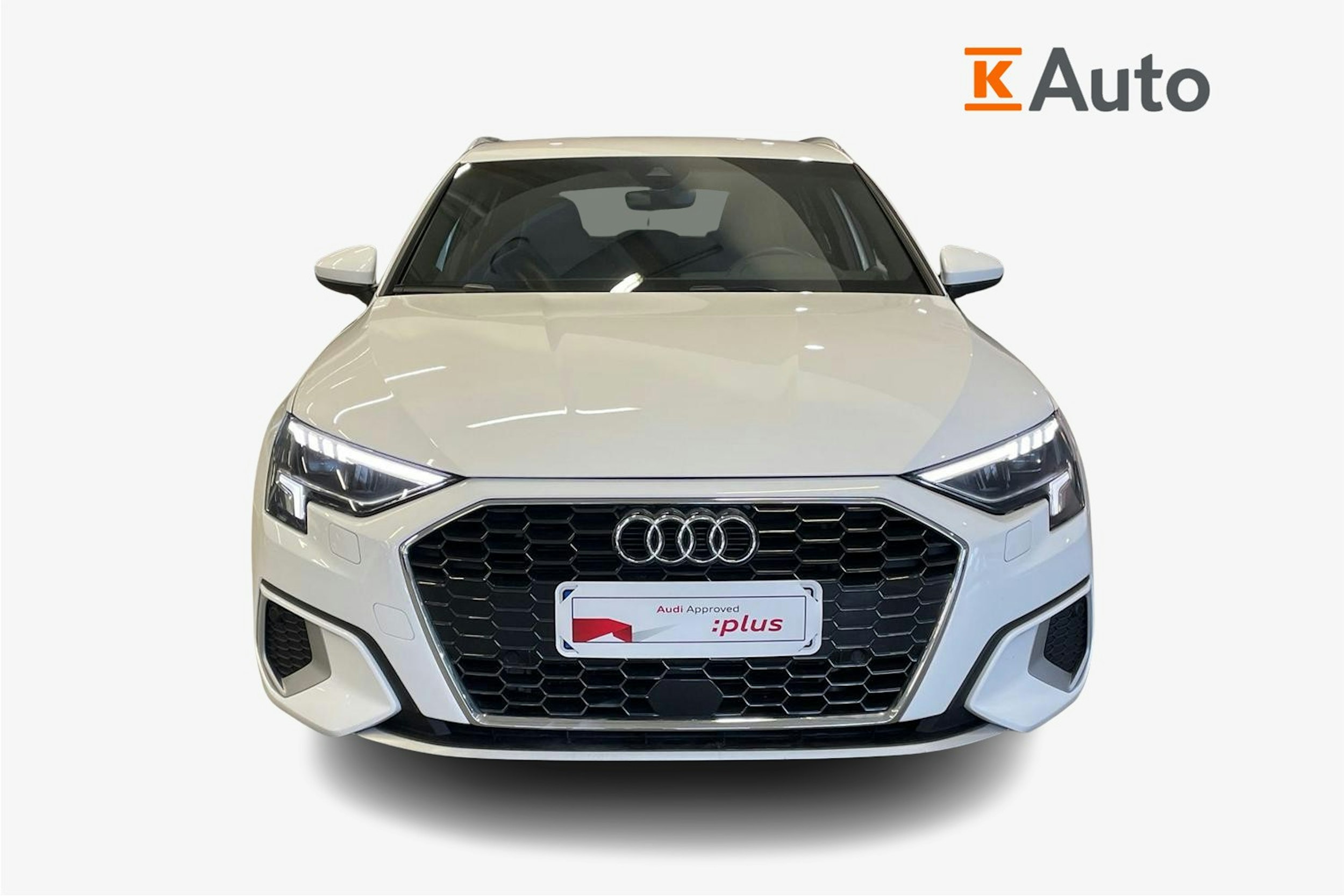 Valkoinen Audi A3 2022 kuva 5.