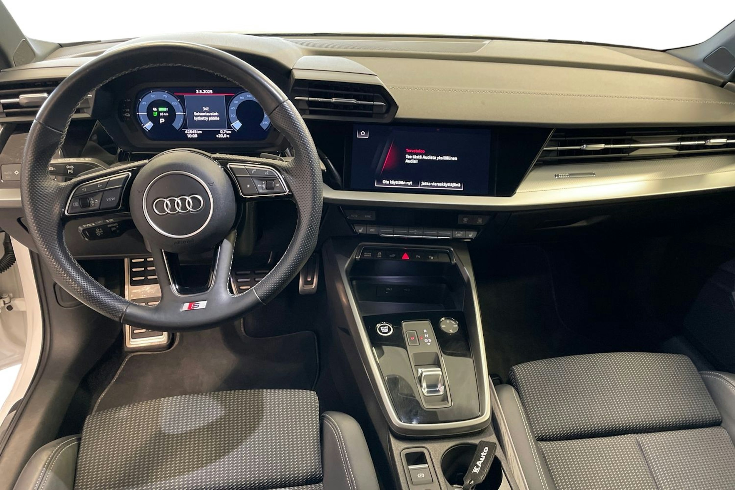Valkoinen Audi A3 2022 kuva 9.