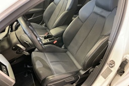 Valkoinen Audi A3 2022 kuva 15.