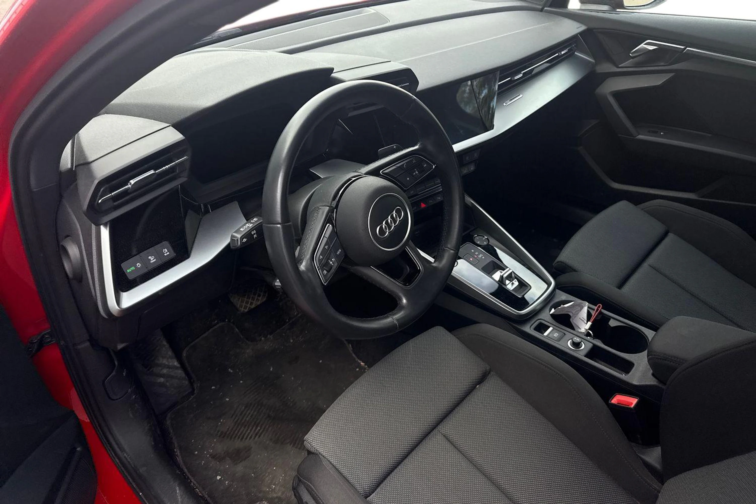 Punainen Audi A3 2022 kuva 3.