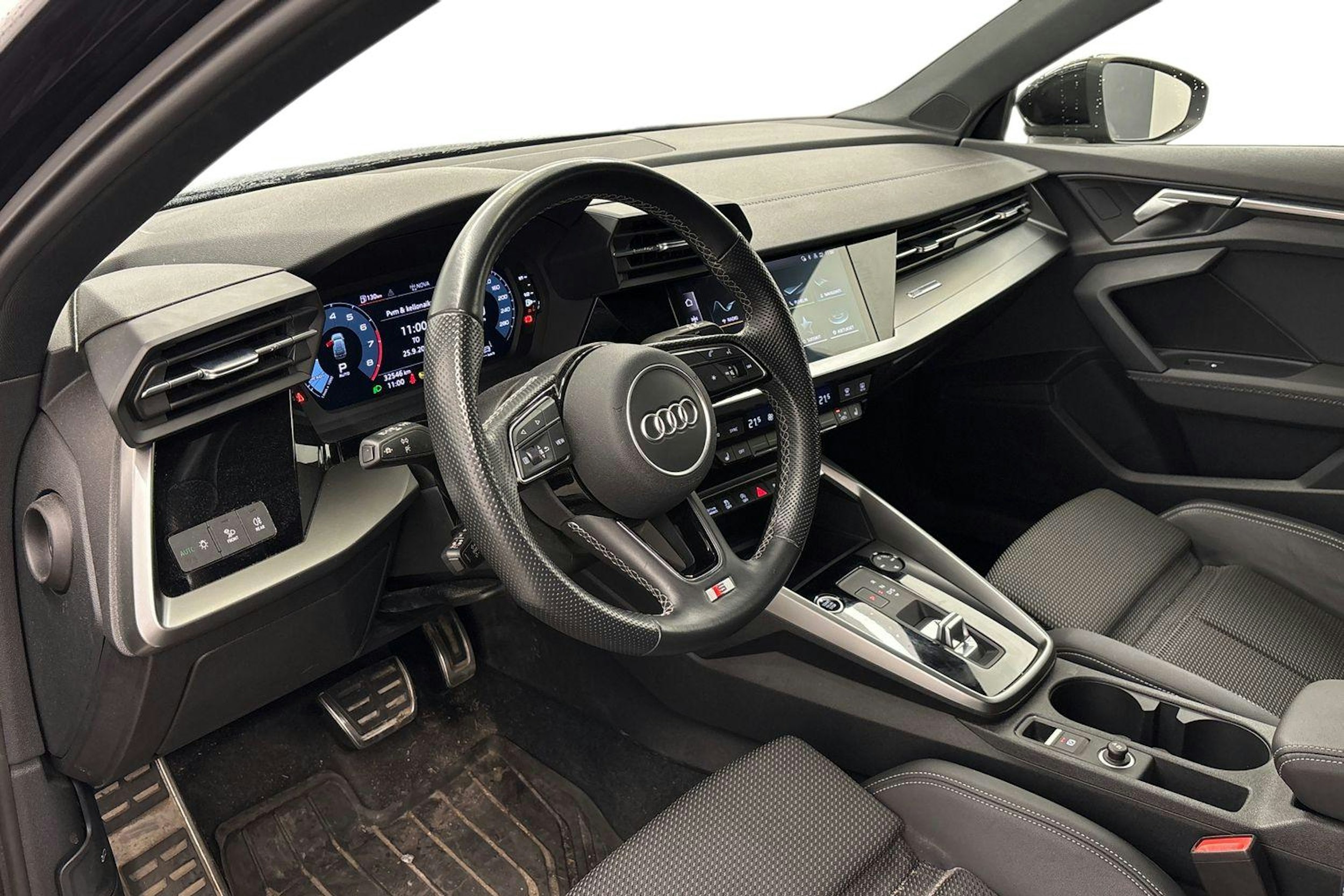 musta Audi A3 2022 kuva 3.