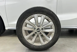 valkoinen Audi A3 2022 kuva 10.