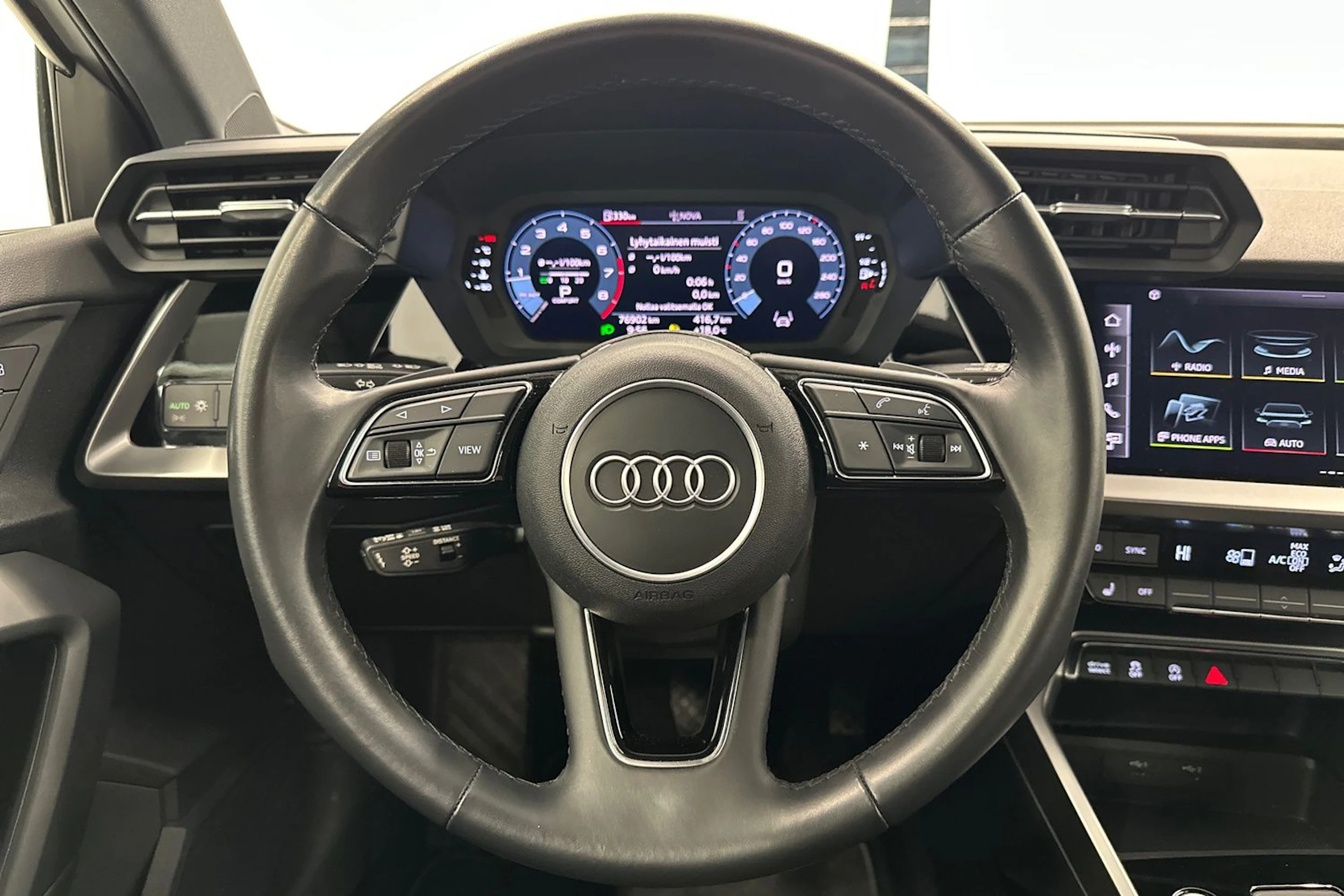 valkoinen Audi A3 2022 kuva 12.