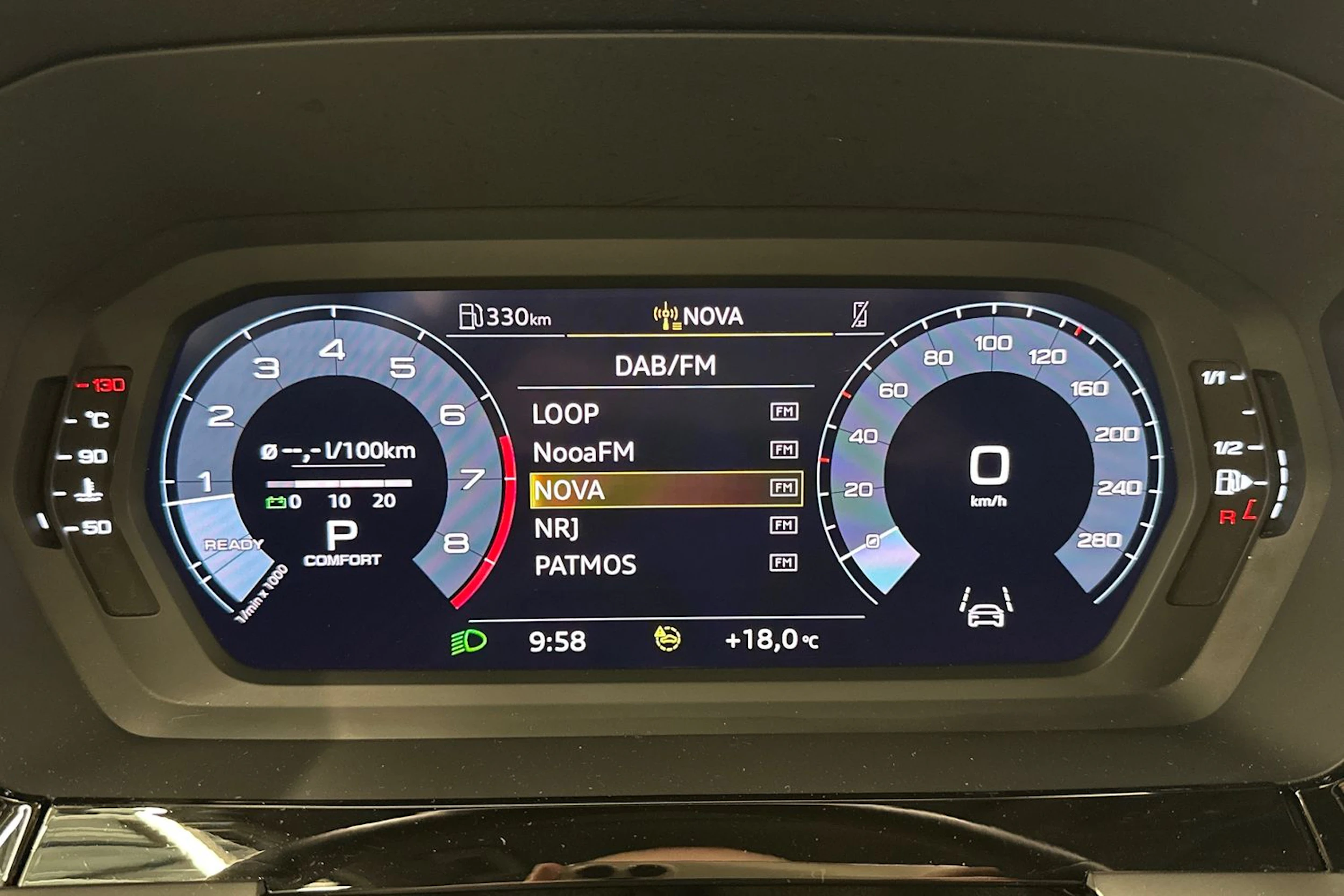 valkoinen Audi A3 2022 kuva 18.