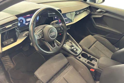 Harmaa Audi A3 2022 kuva 3.