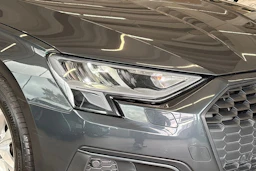 Harmaa Audi A3 2022 kuva 13.