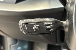Harmaa Audi A3 2022 kuva 24.