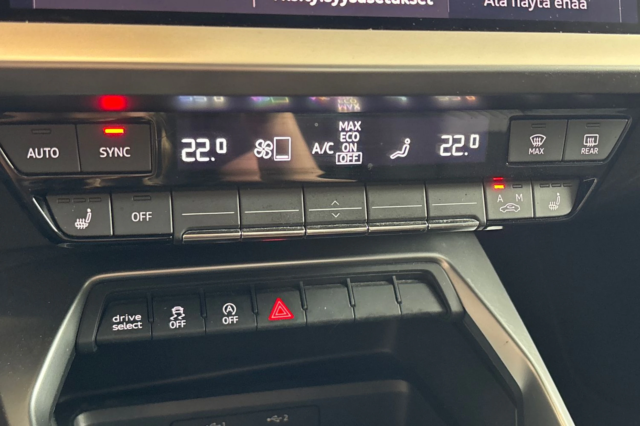 Harmaa Audi A3 2022 kuva 26.