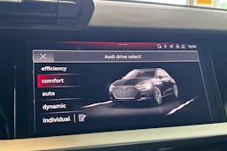 Harmaa Audi A3 2022 kuva 35.