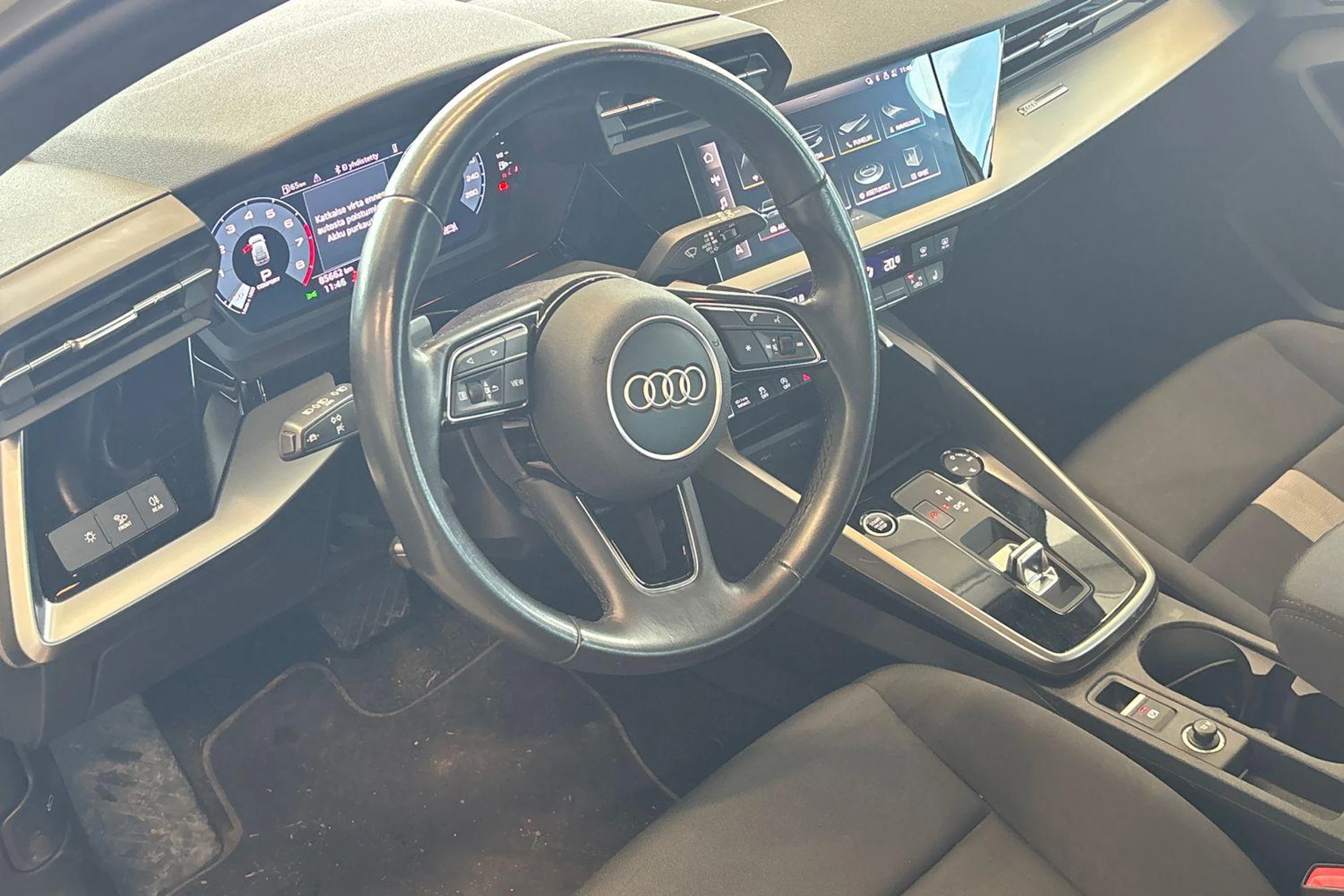 Valkoinen Audi A3 2022 kuva 3.