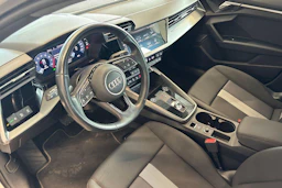 Valkoinen Audi A3 2022 kuva 6.