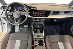 Valkoinen Audi A3 2022 kuva 7.
