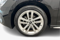 musta Audi A3 2022 kuva 12.
