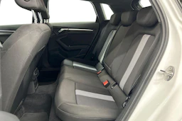 valkoinen Audi A3 2022 kuva 8.