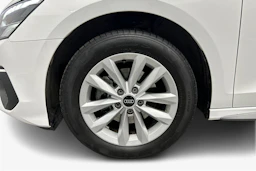 valkoinen Audi A3 2022 kuva 9.