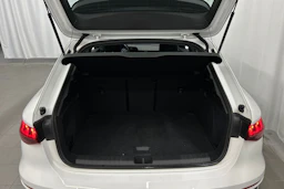 valkoinen Audi A3 2022 kuva 12.