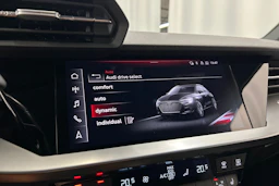 valkoinen Audi A3 2022 kuva 17.