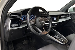 valkoinen Audi A3 2022 kuva 6.