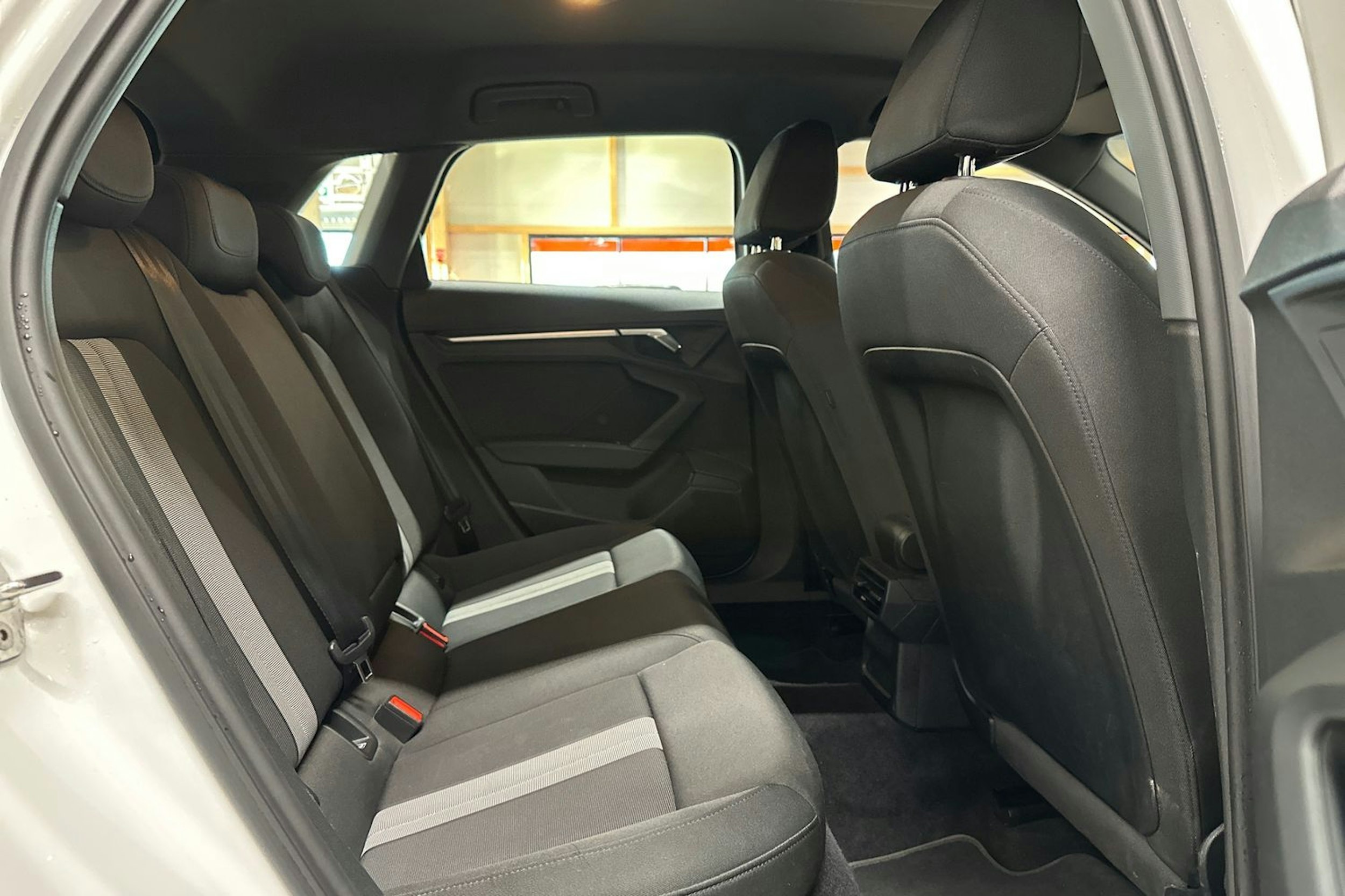 valkoinen Audi A3 2022 kuva 12.