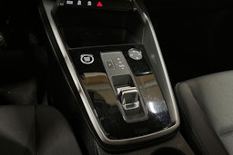 valkoinen Audi A3 2022 kuva 17.