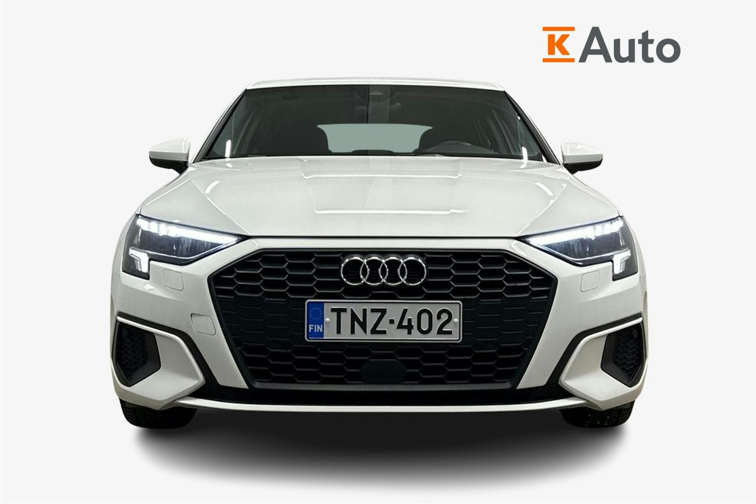 valkoinen Audi A3 2022 kuva 5.