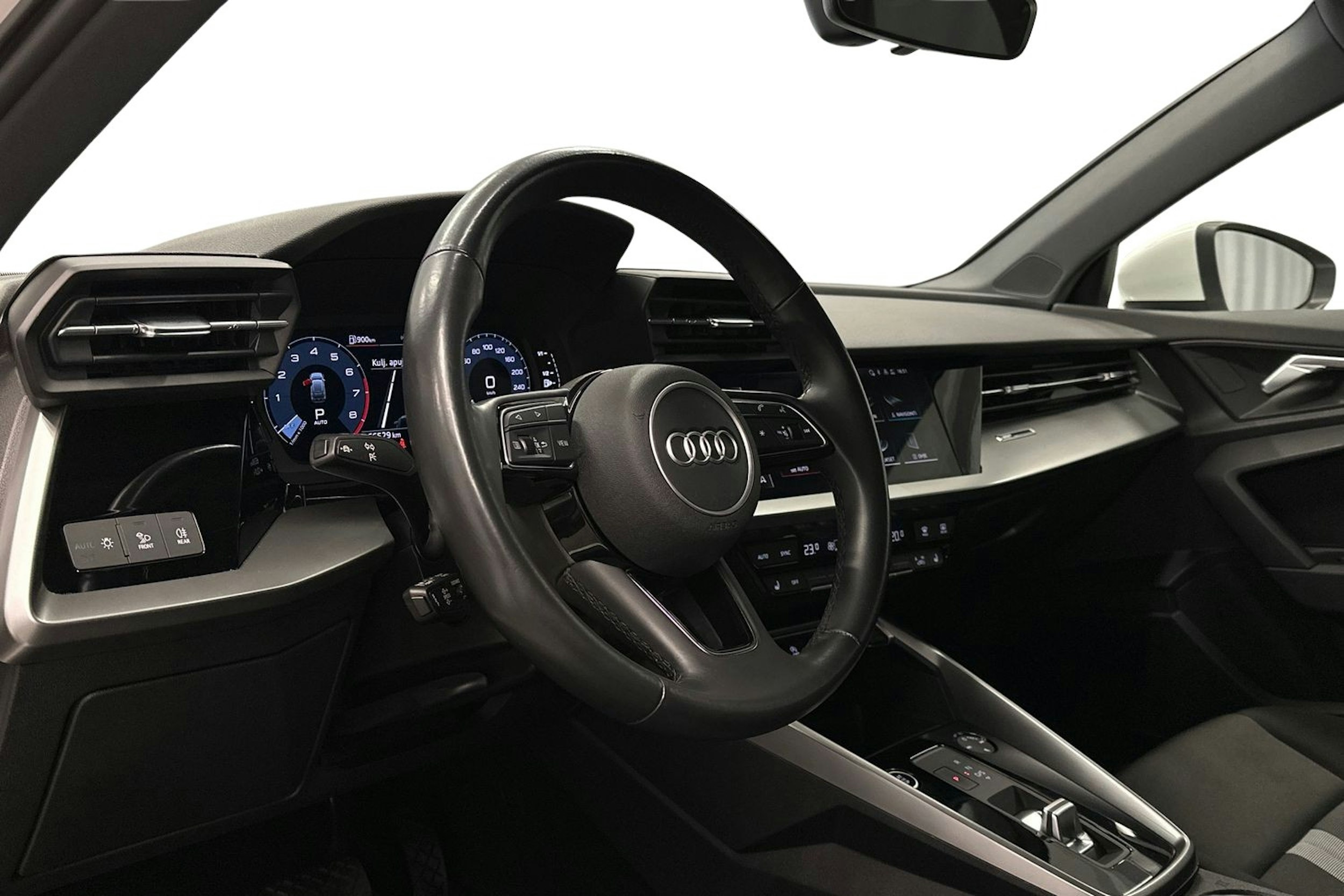 valkoinen Audi A3 2022 kuva 7.