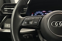 valkoinen Audi A3 2022 kuva 17.