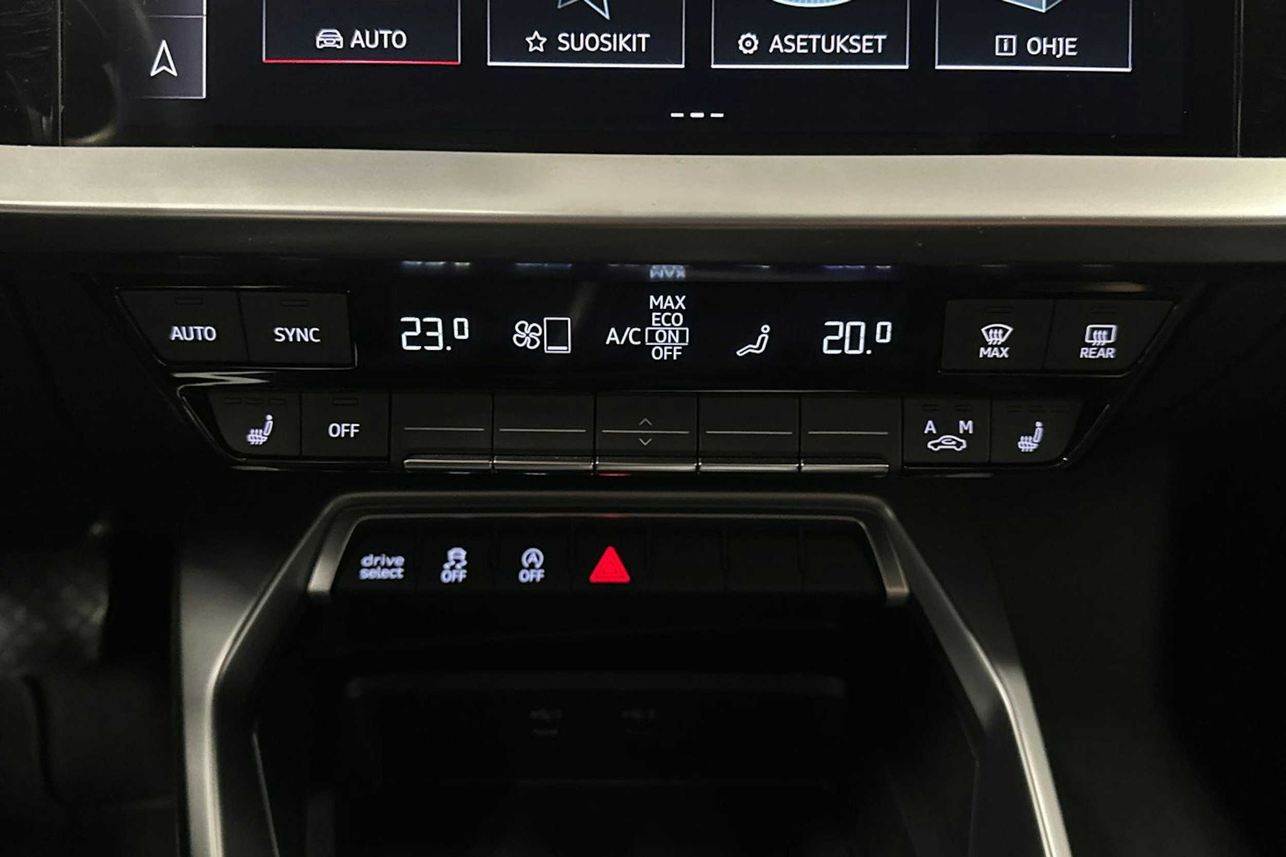 valkoinen Audi A3 2022 kuva 22.