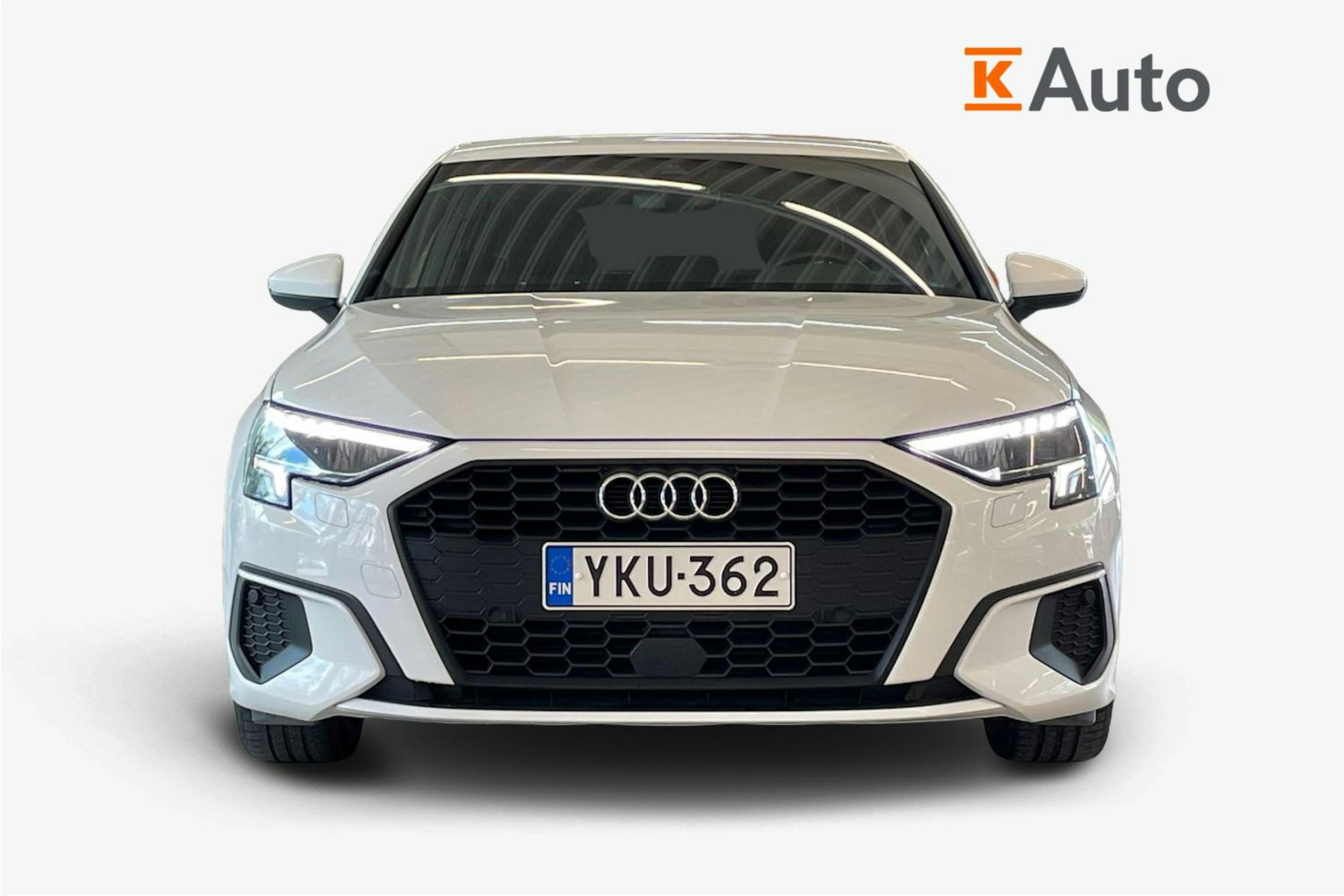 valkoinen Audi A3 2022 kuva 5.