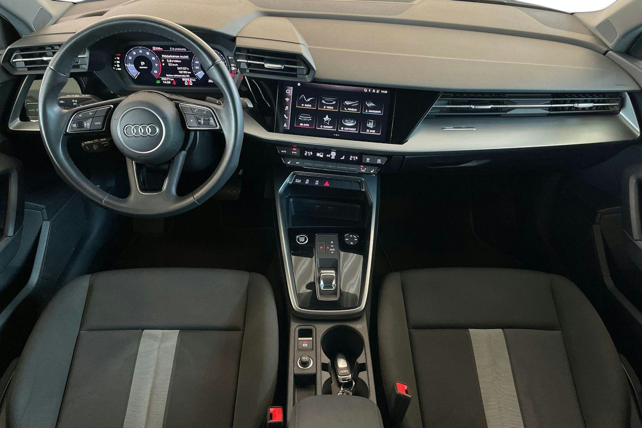 valkoinen Audi A3 2022 kuva 9.
