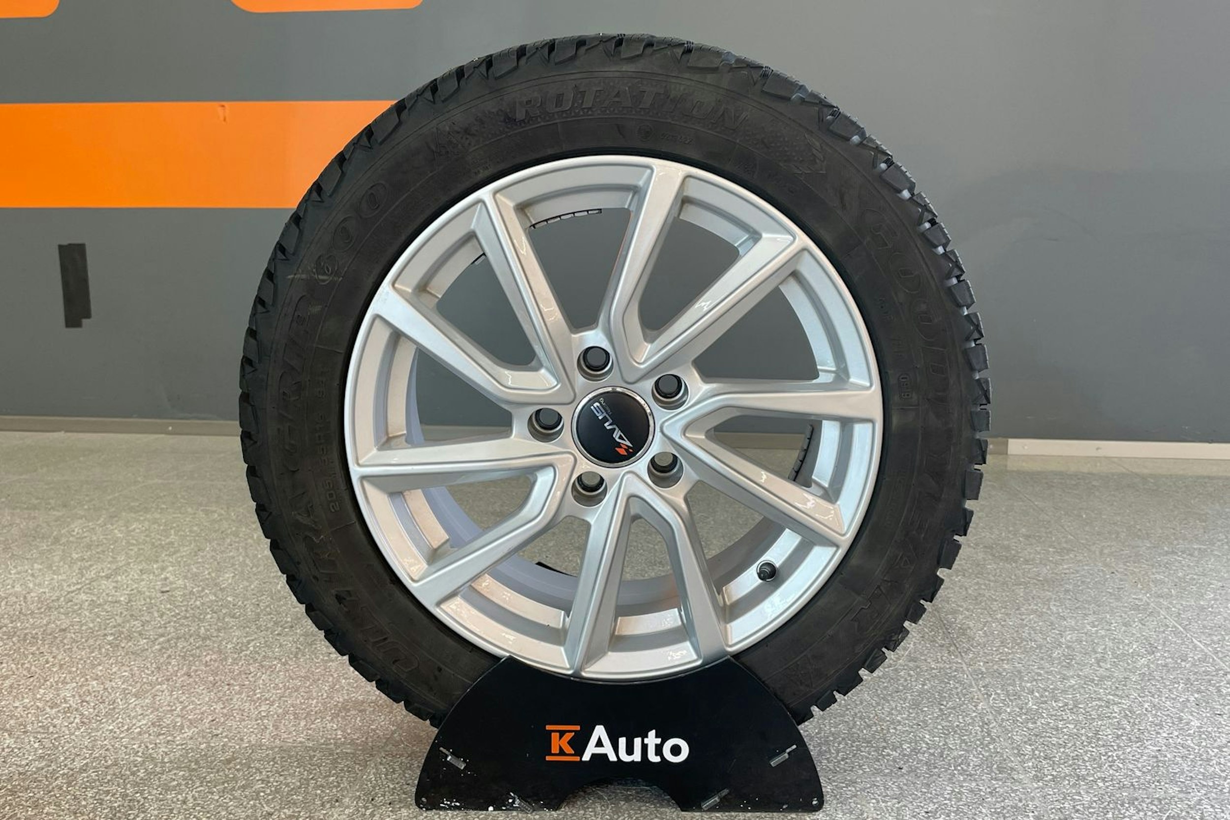 valkoinen Audi A3 2022 kuva 13.