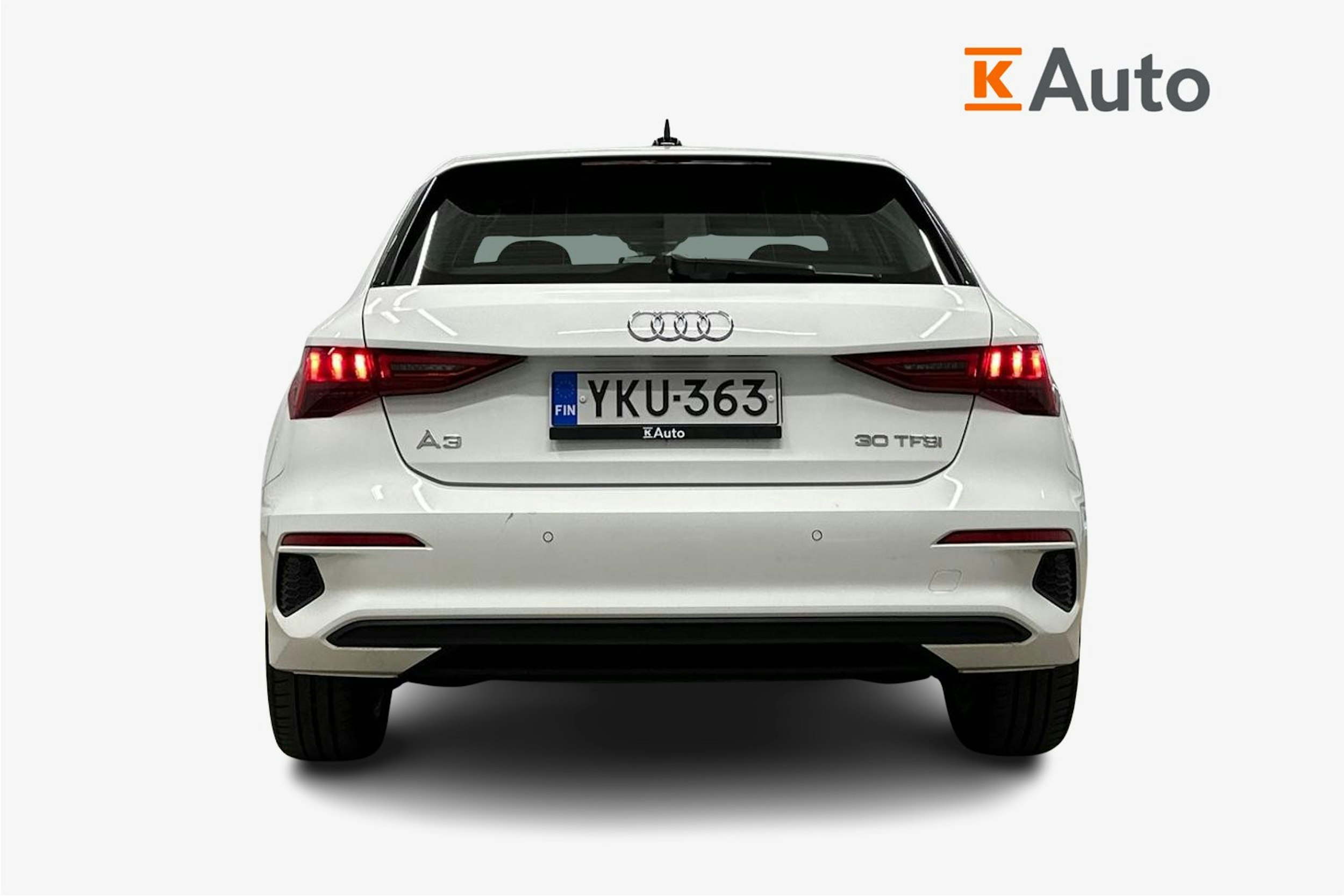 valkoinen Audi A3 2022 kuva 3.