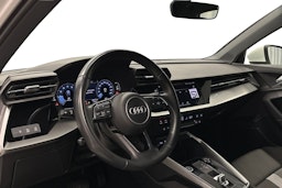 valkoinen Audi A3 2022 kuva 7.