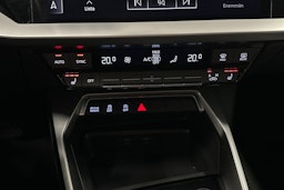 valkoinen Audi A3 2022 kuva 22.