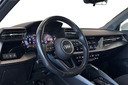 valkoinen Audi A3 2022 kuva 3.