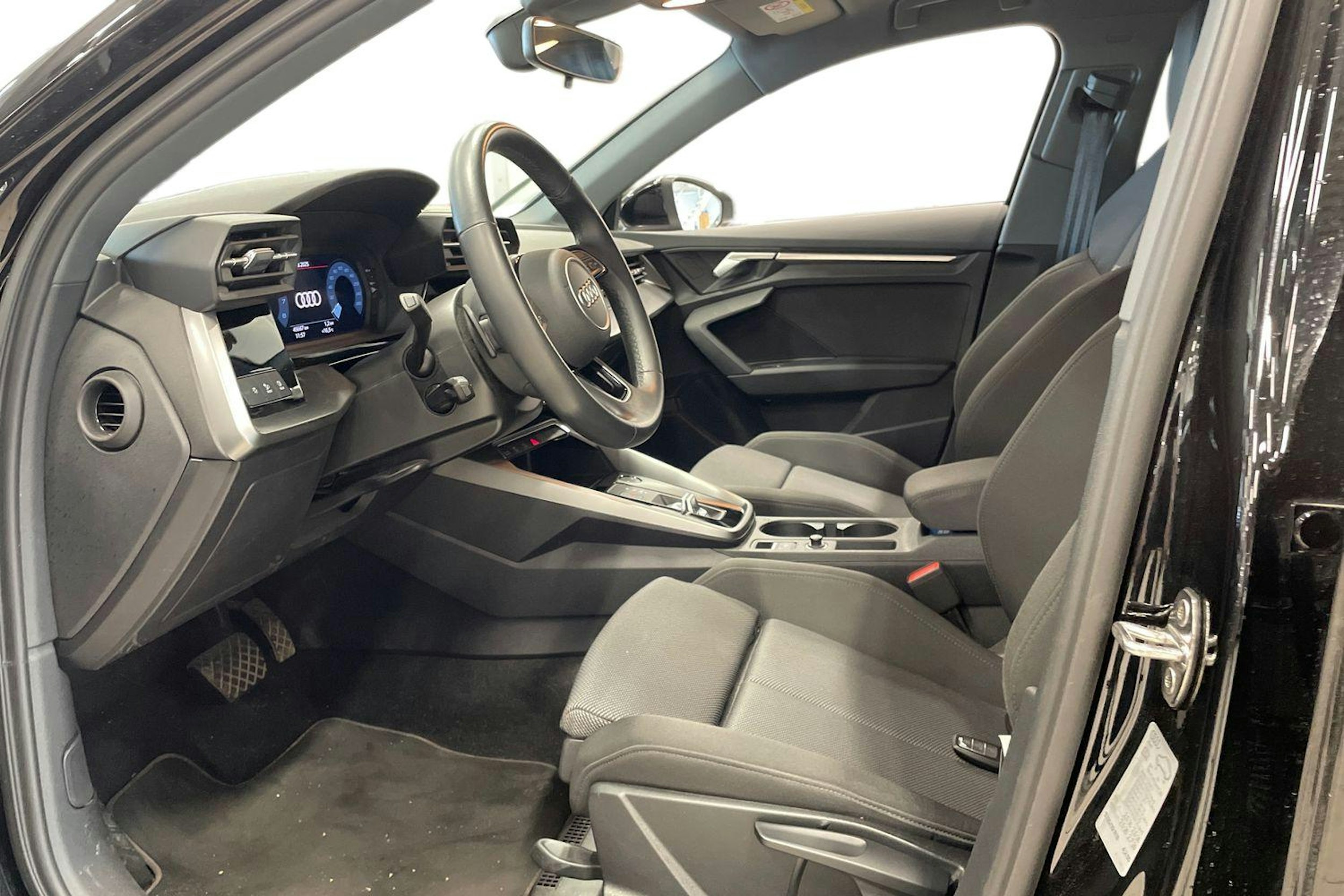 musta Audi A3 2022 kuva 3.