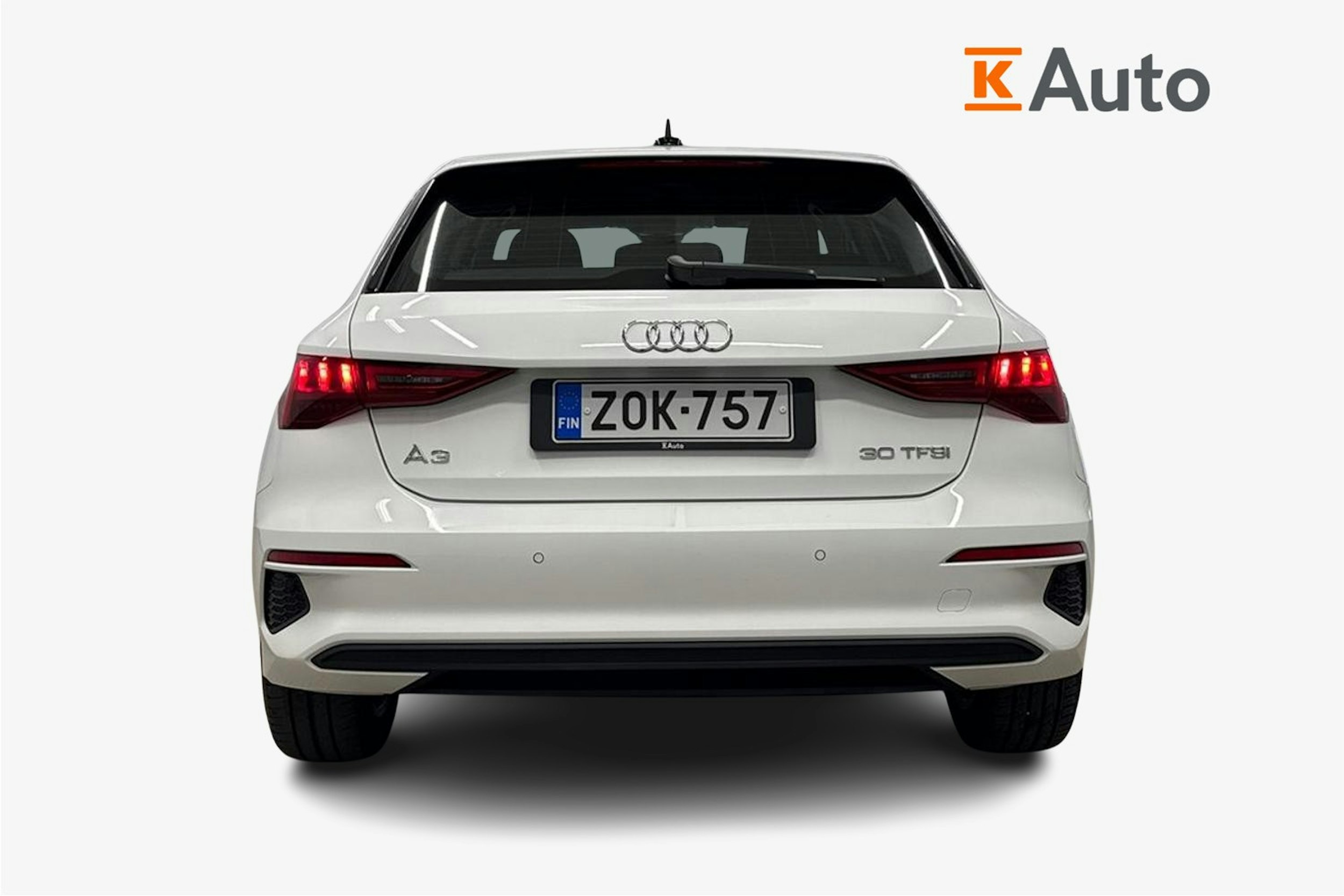 valkoinen Audi A3 2022 kuva 3.