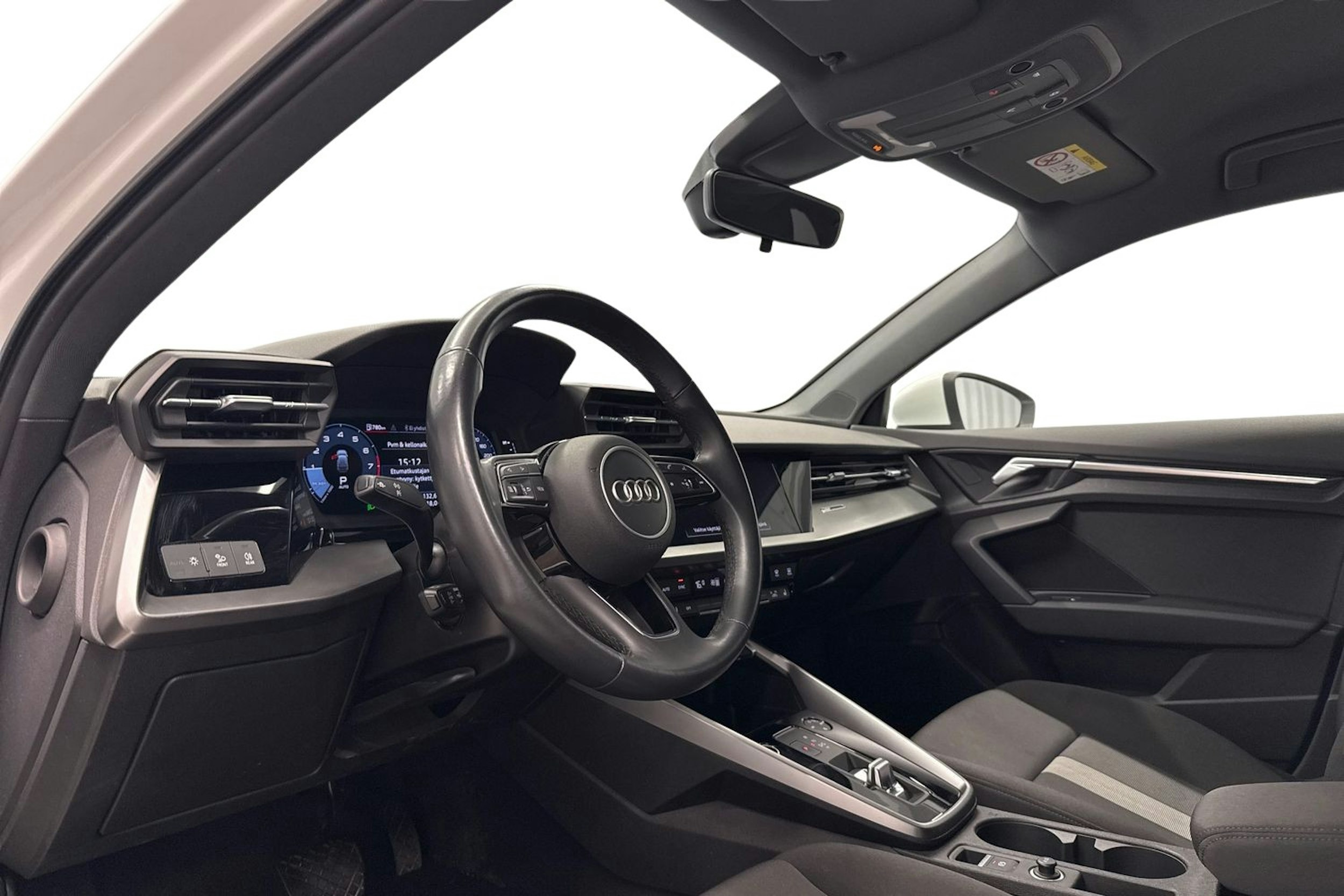 valkoinen Audi A3 2022 kuva 7.