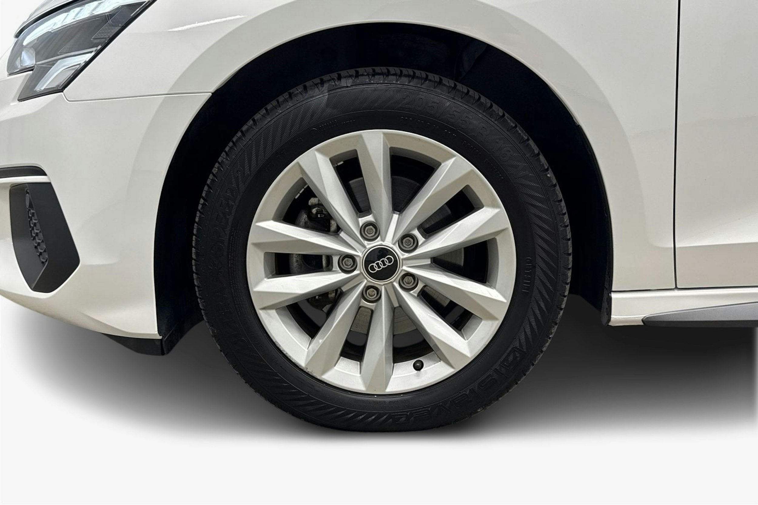 valkoinen Audi A3 2022 kuva 11.
