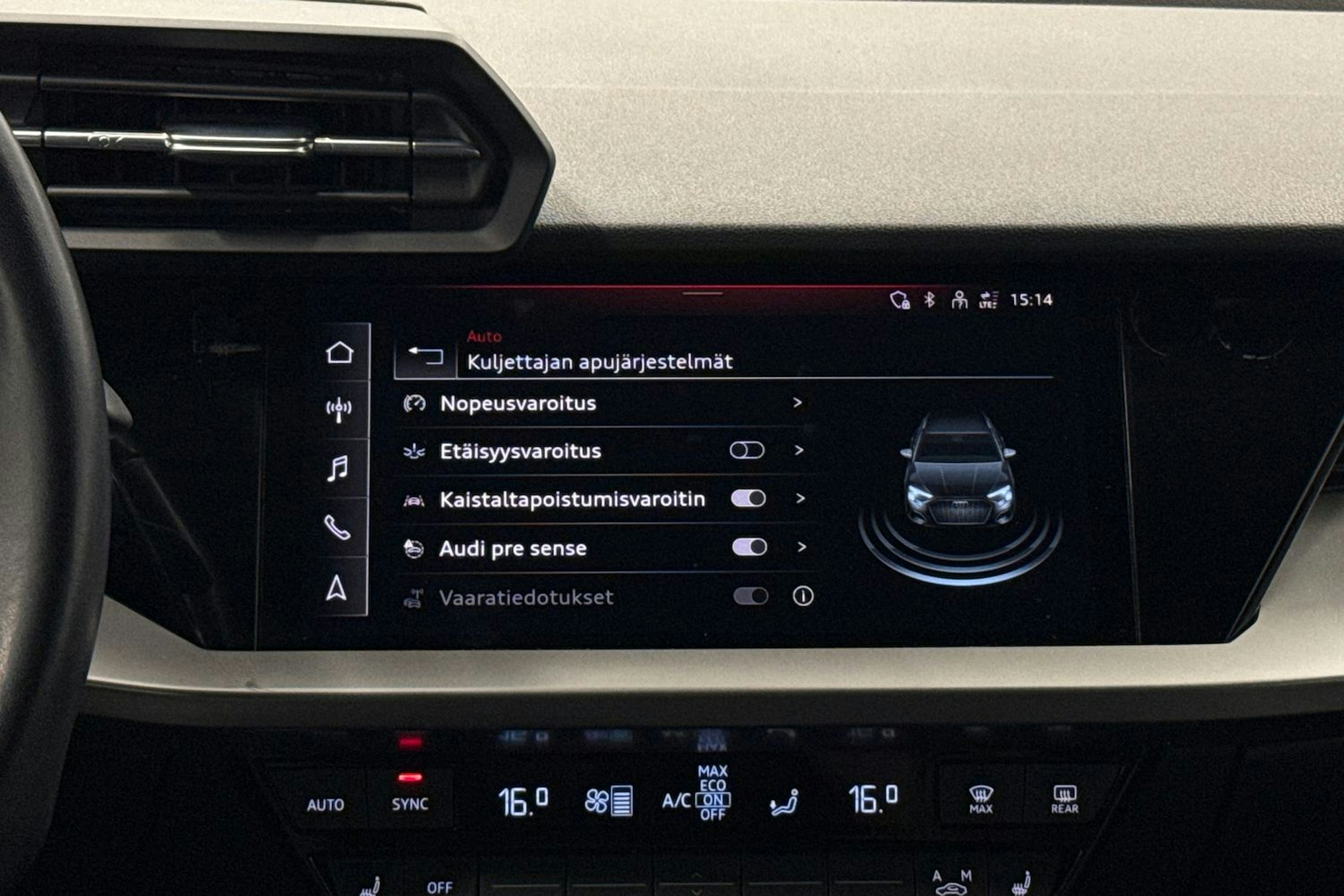 valkoinen Audi A3 2022 kuva 18.