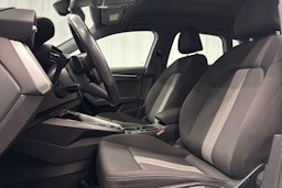 valkoinen Audi A3 2022 kuva 23.