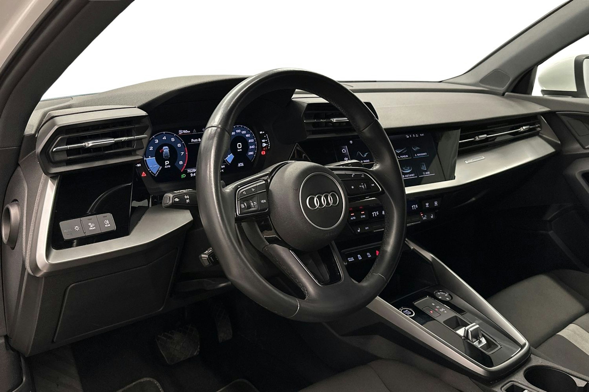valkoinen Audi A3 2022 kuva 7.